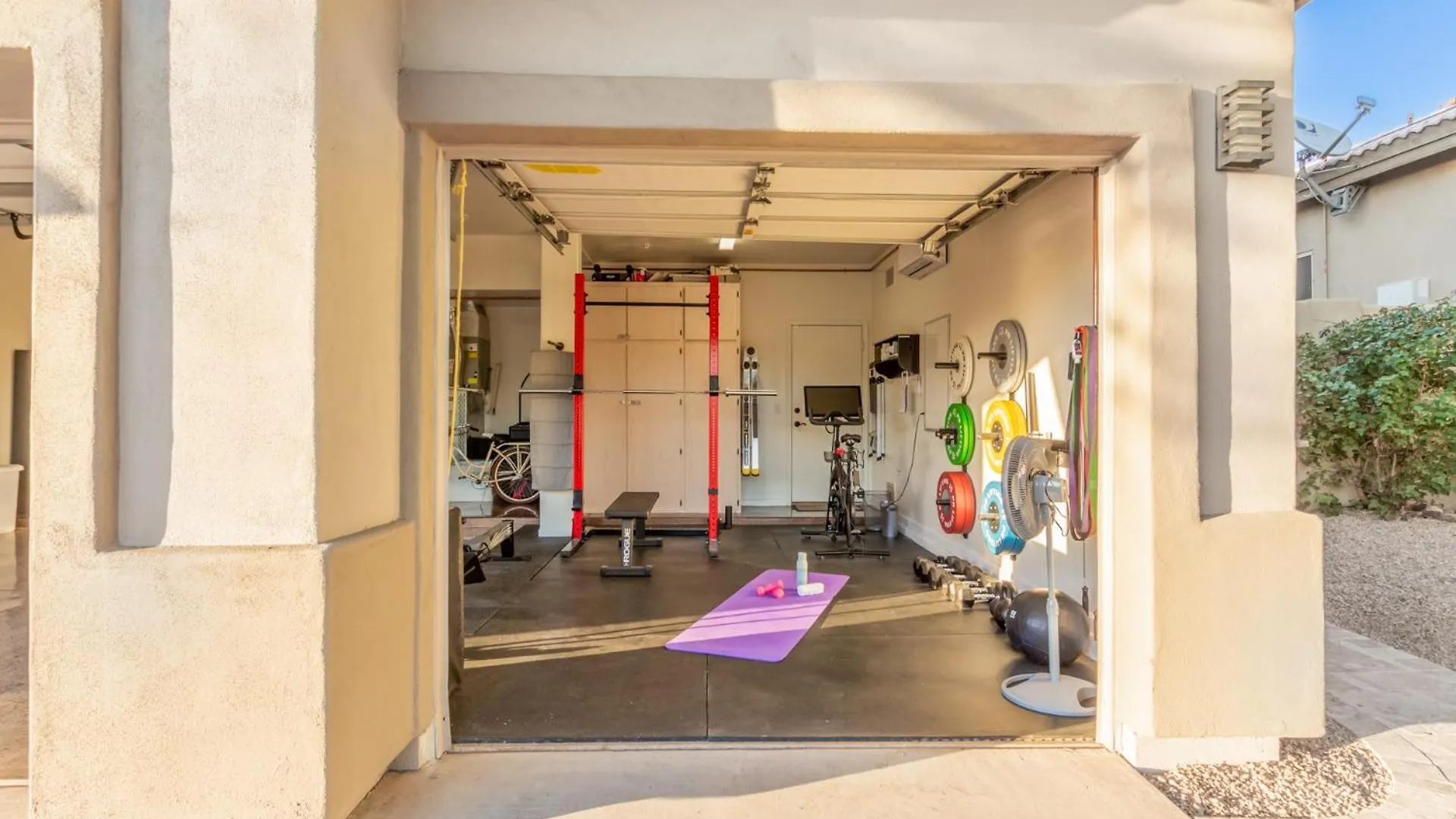 Semesterbostad Luxury Homestyle Getaway Wpool, Gym, & Office Scottsdale