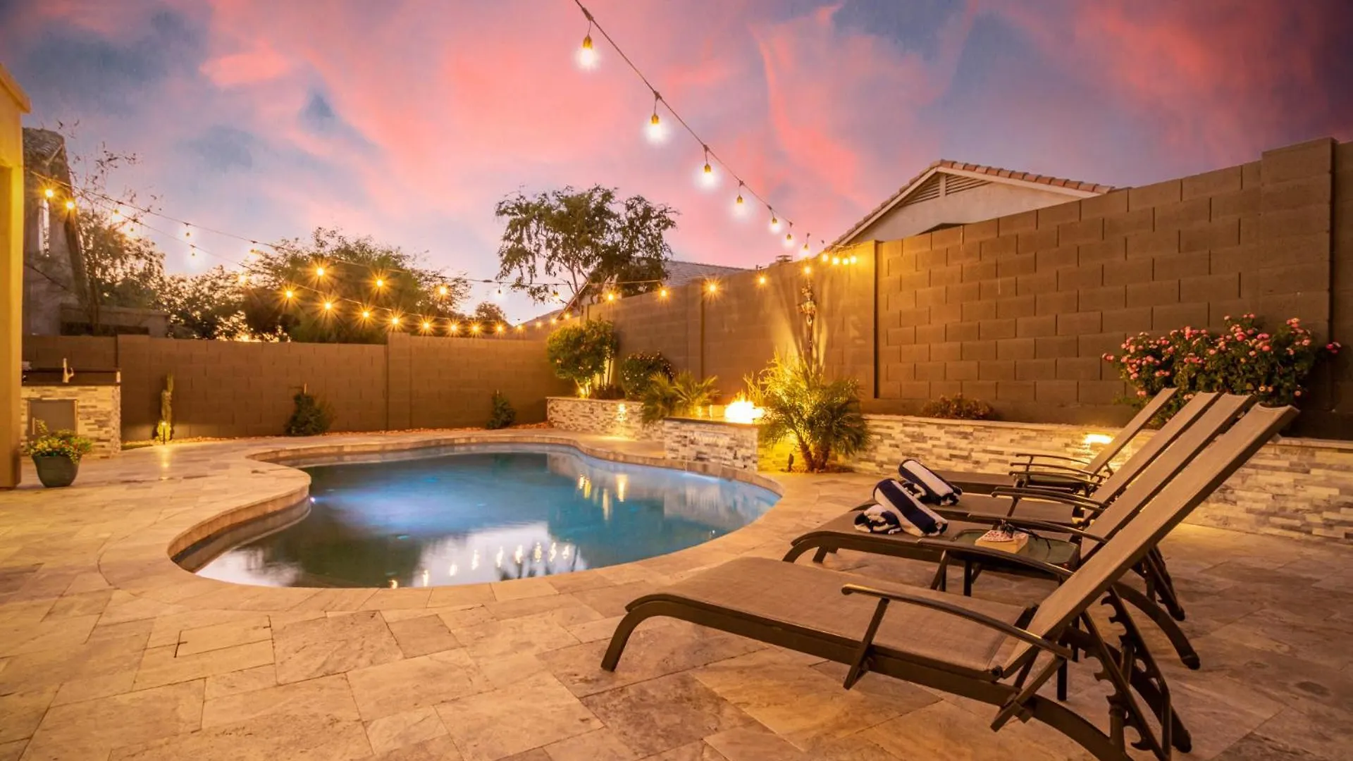 Luxury Homestyle Getaway Wpool, Gym, & Office Scottsdale