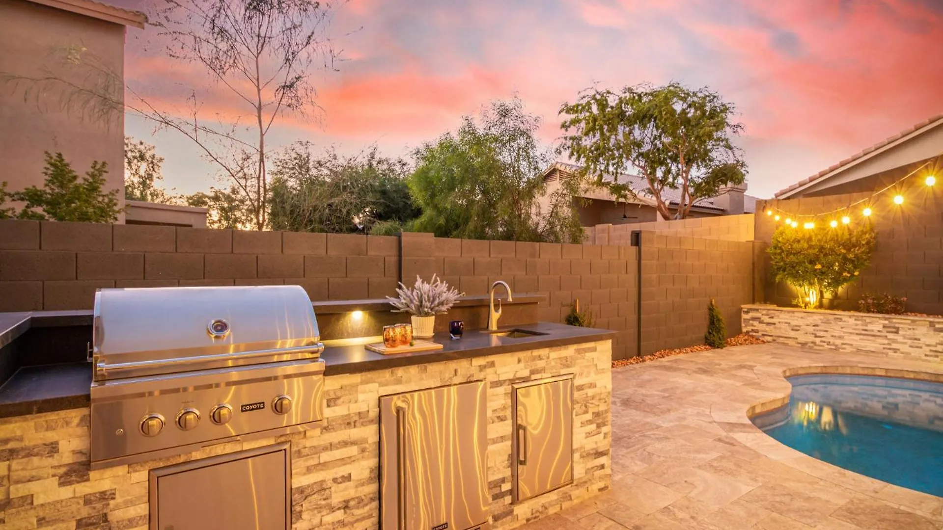 Semesterbostad Luxury Homestyle Getaway Wpool, Gym, & Office Scottsdale