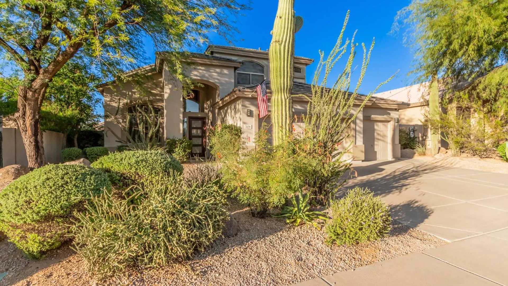 Luxury Homestyle Getaway Wpool, Gym, & Office Scottsdale
